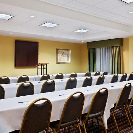 Holiday Inn Express Richmond-Brandermill-Hull Street By Ihg Zewnętrze zdjęcie