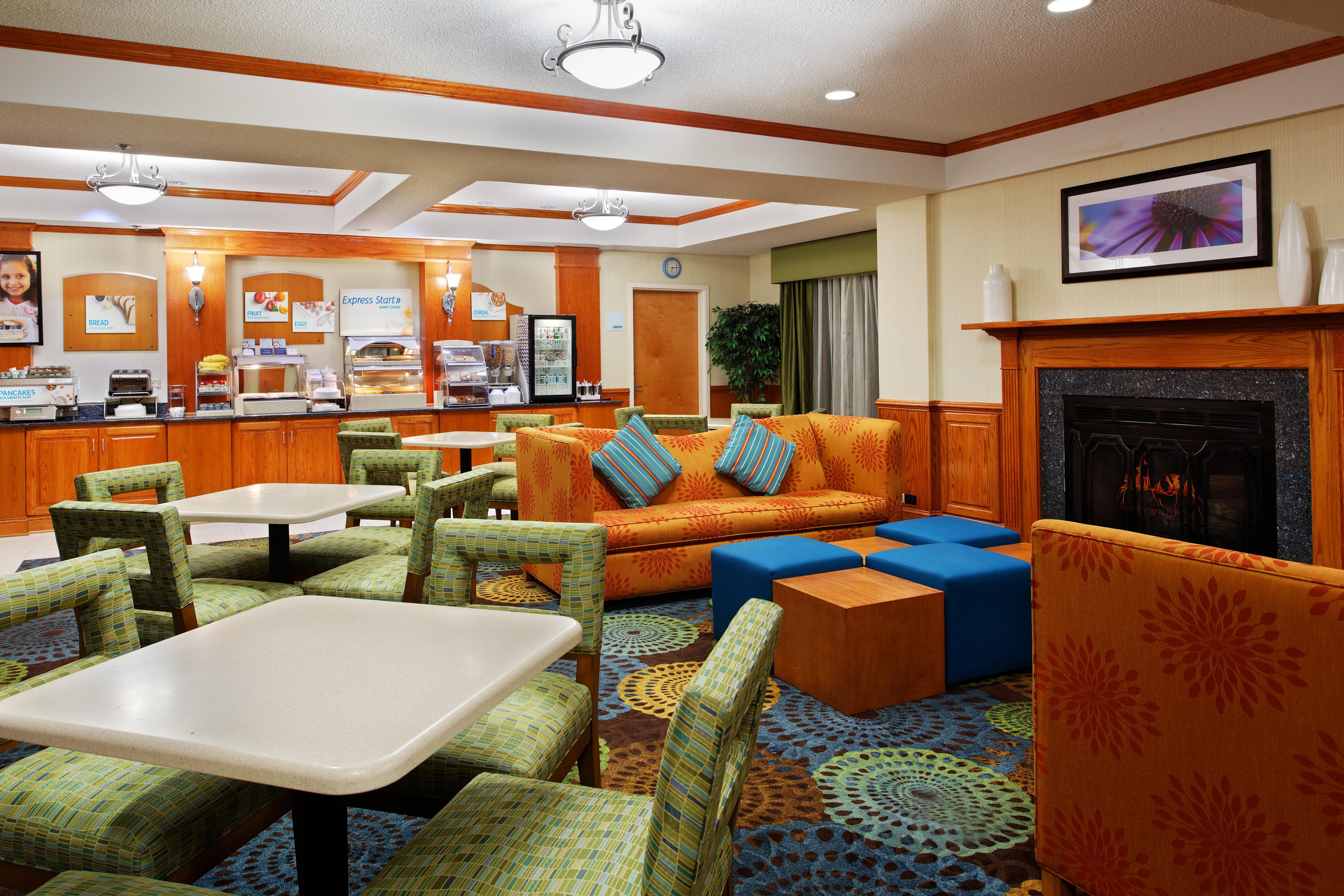 Holiday Inn Express Richmond-Brandermill-Hull Street By Ihg Zewnętrze zdjęcie